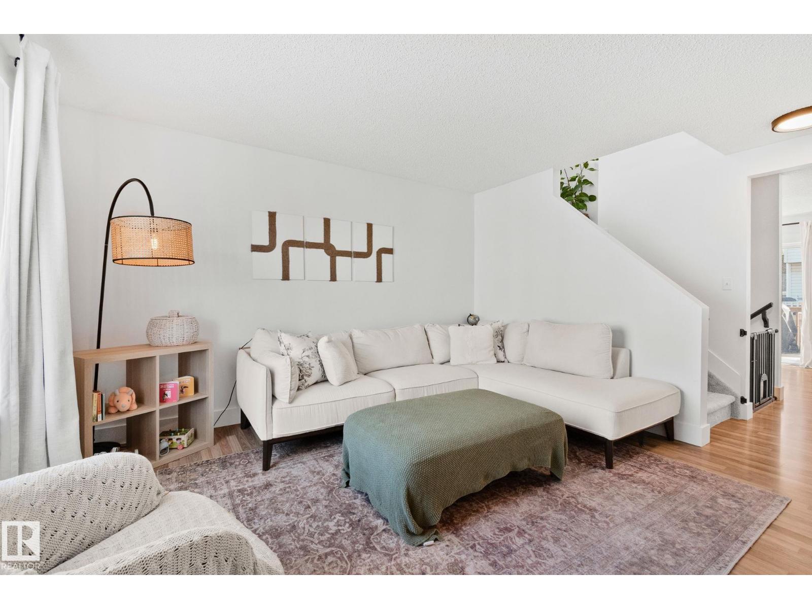 #53 2503 24 ST NW