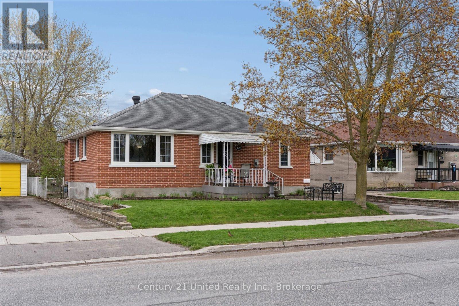 Photo 1 of 45 — 679 BELLAIRE STREET, Peterborough (Otonabee Ward 1), ON K9J3Y5