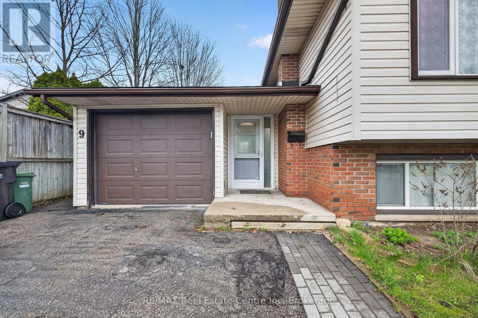 9 SANDERSON DRIVE