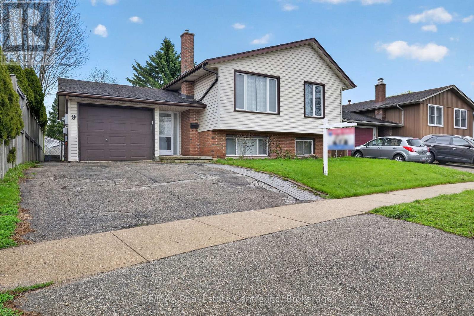 9 SANDERSON DRIVE