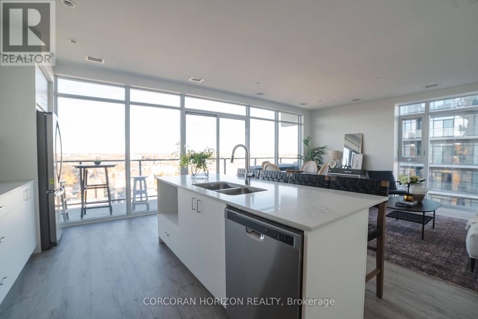 1701 - 15 GLEBE STREET S