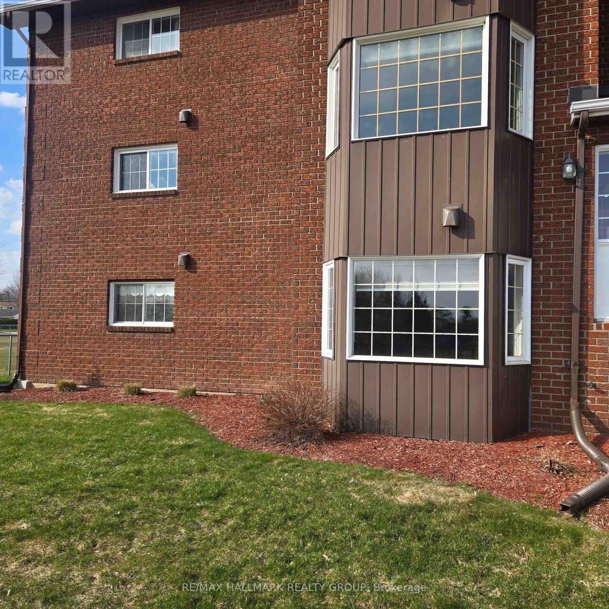 1B - 89 EDEY STREET W
