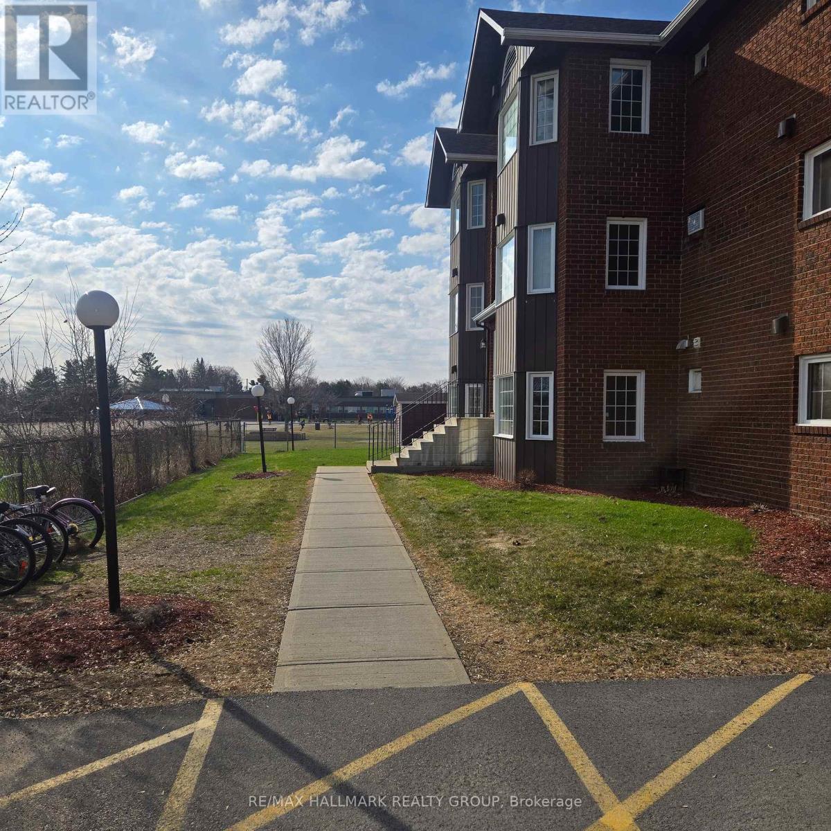 1B - 89 EDEY STREET W