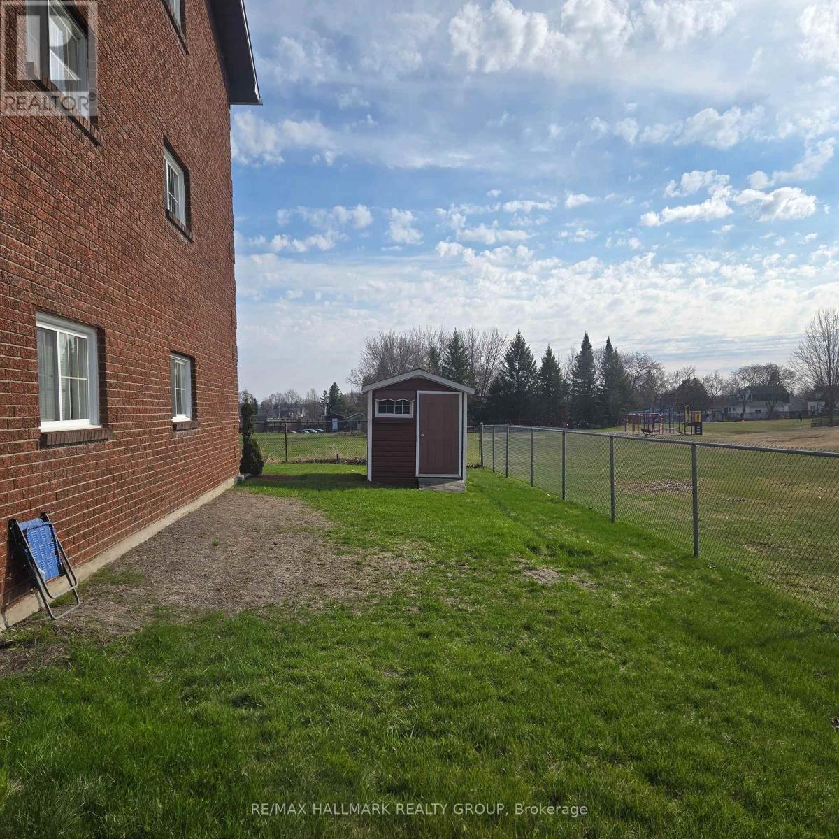 1B - 89 EDEY STREET W