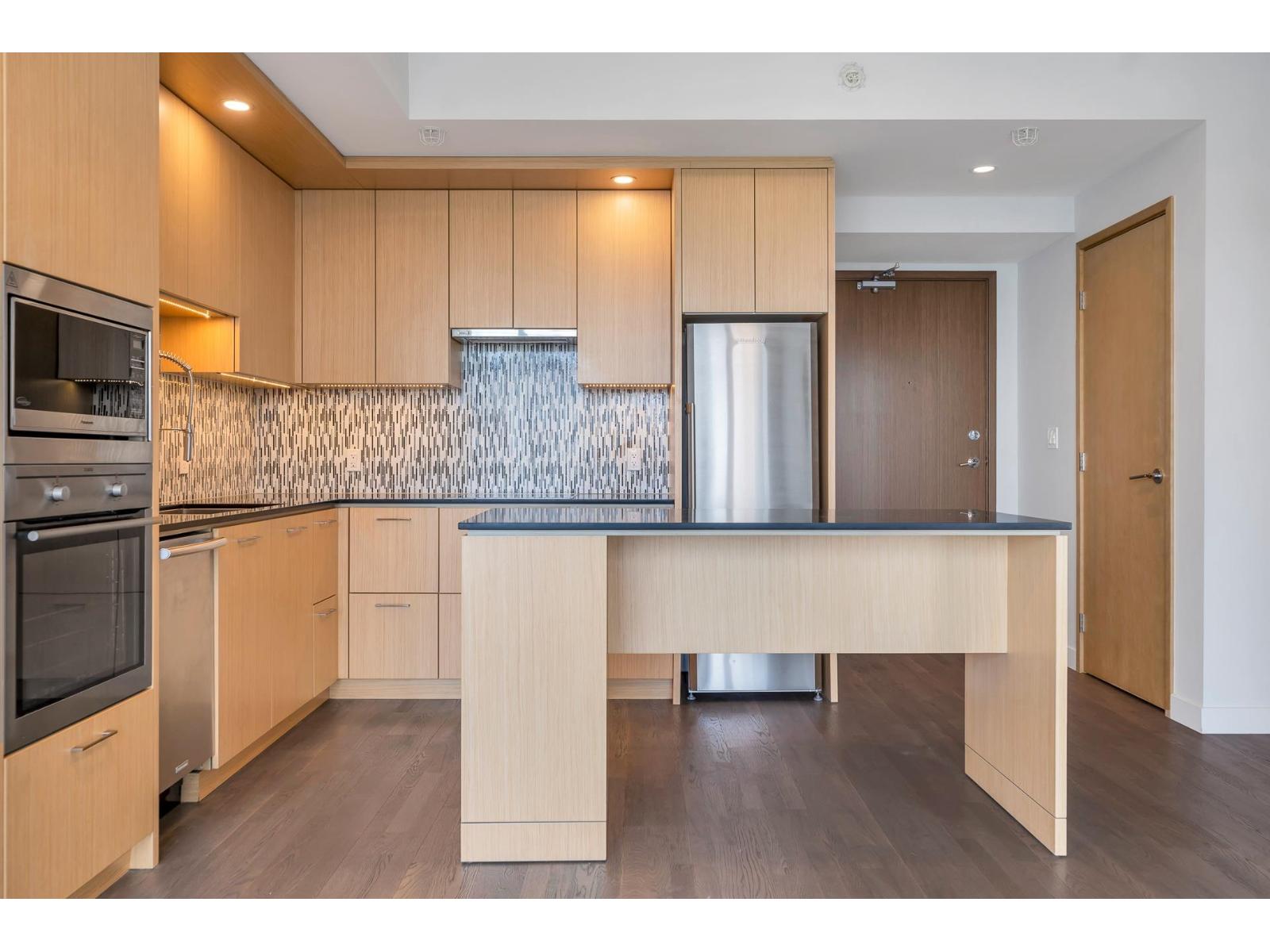 1607 13495 CENTRAL AVENUE