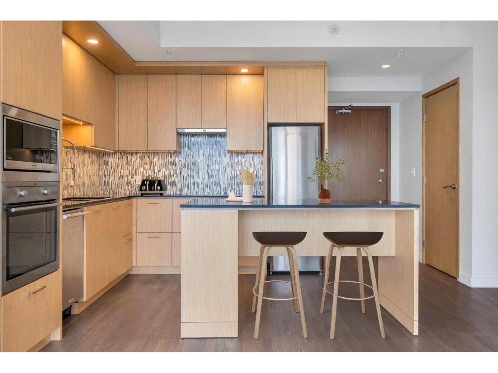 1607 13495 CENTRAL AVENUE