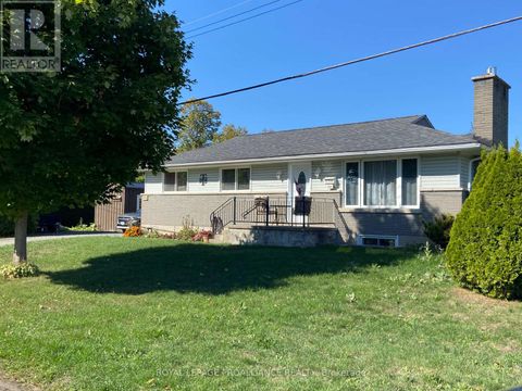 34 HILLCREST DRIVE Brockville ON K6V3J4