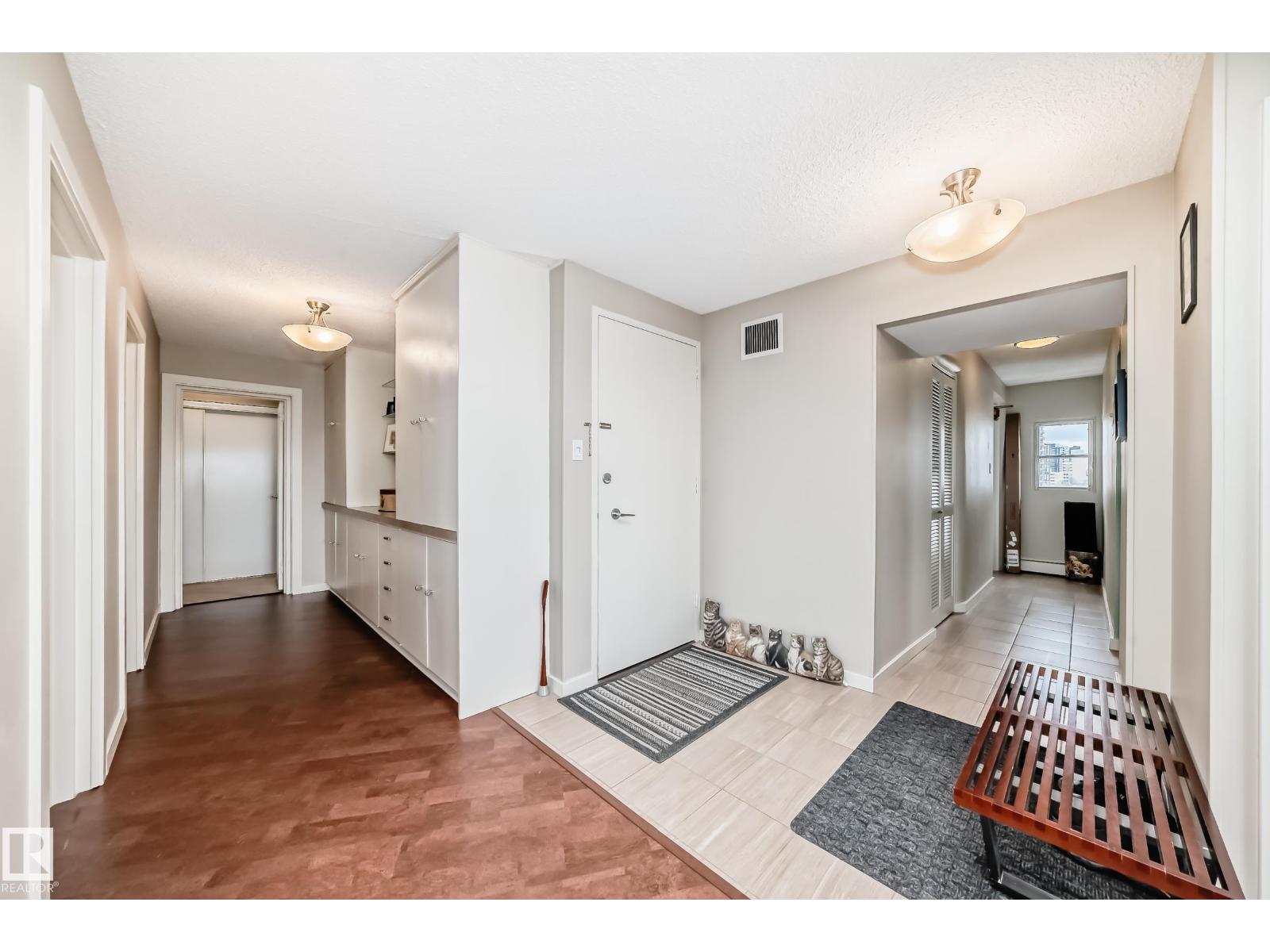 #716 10011 117 ST NW