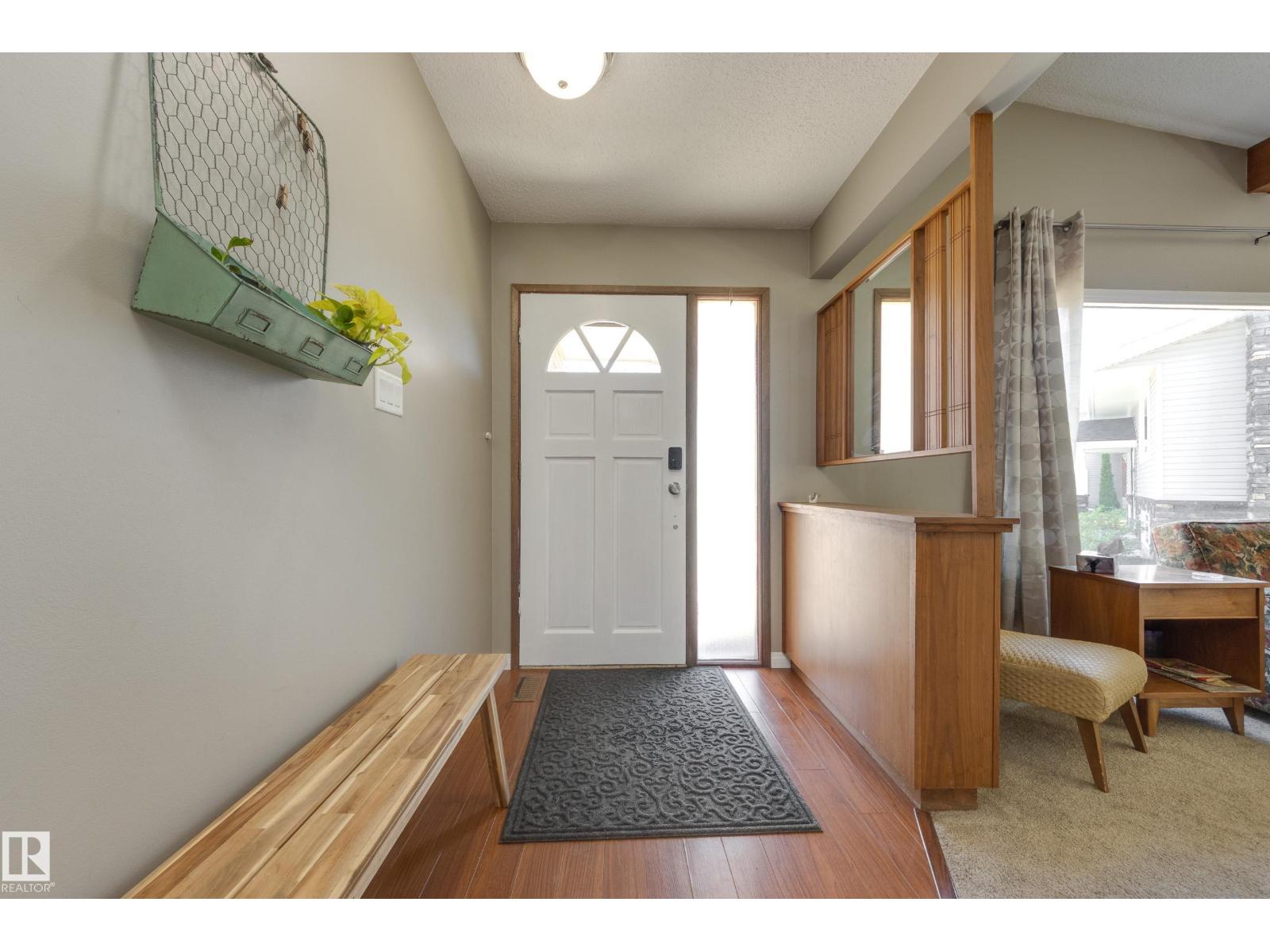 10527 32 AV NW