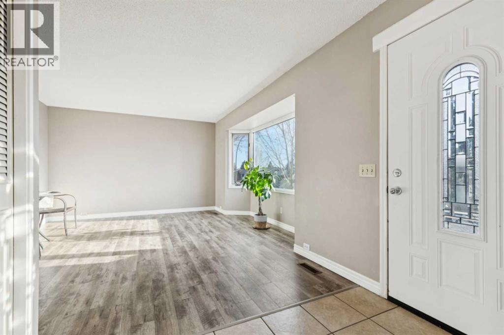 248 Huntcroft Road NE