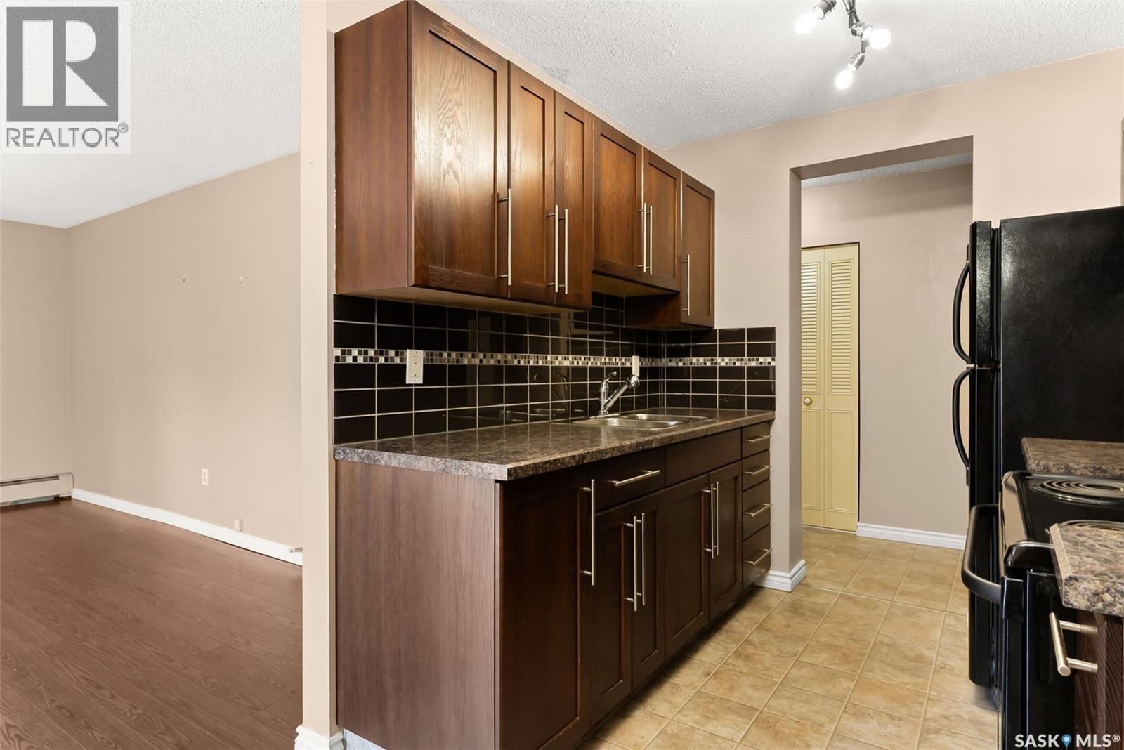 6 1953 Garnet STREET