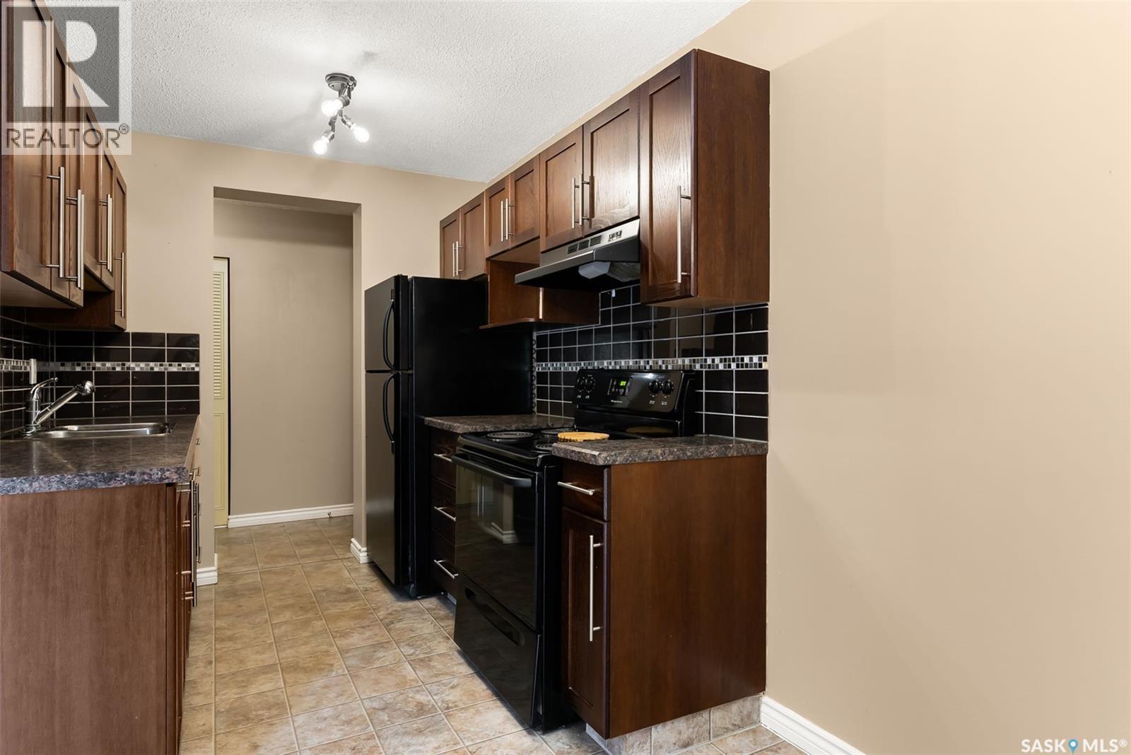 6 1953 Garnet STREET