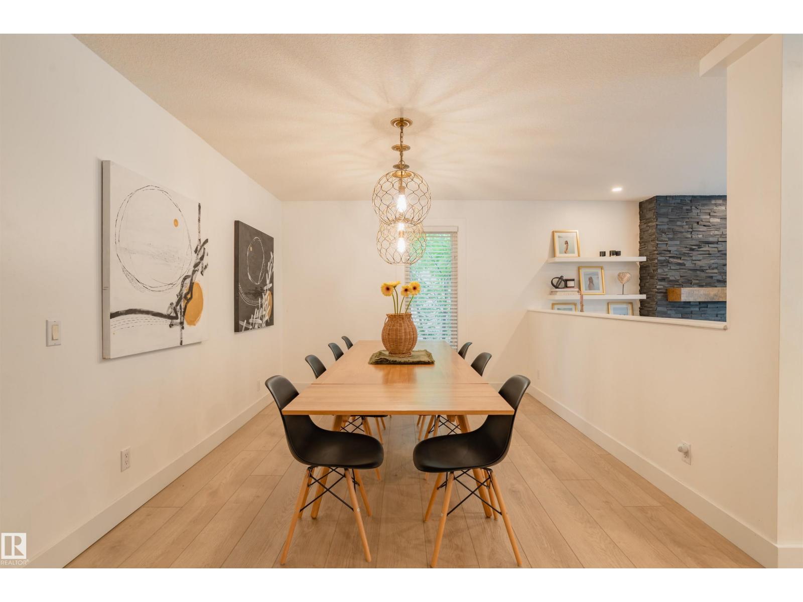 13 Flagstone CR