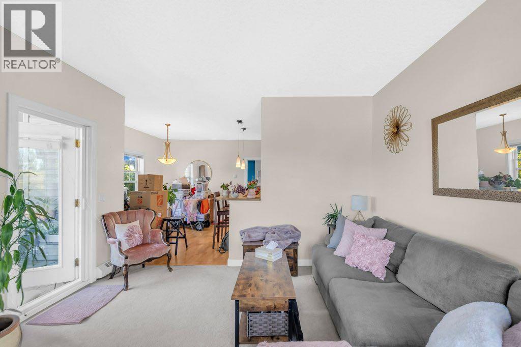 301, 1414 17 Street SE