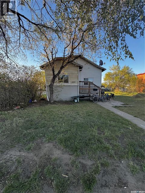 1822 22nd STREET W Saskatoon SK S7L2Z6