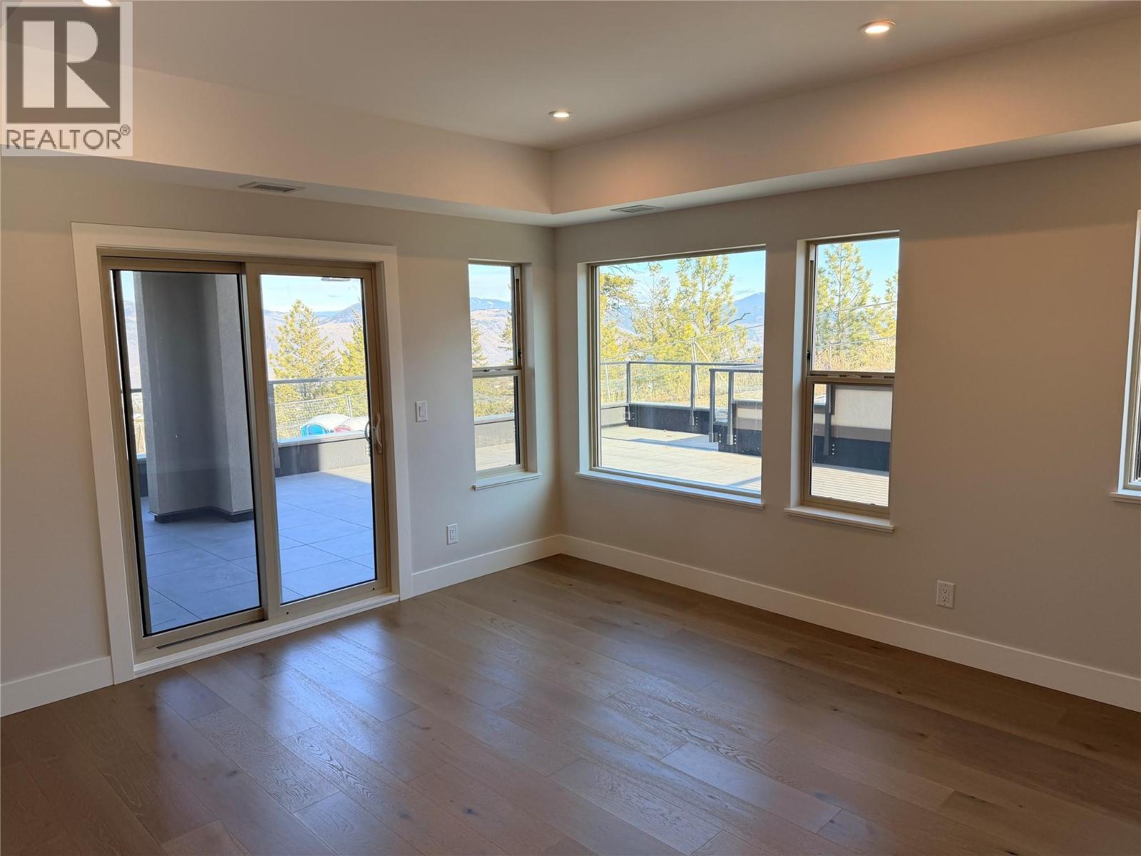 2171 Van Horne Drive Unit# 103