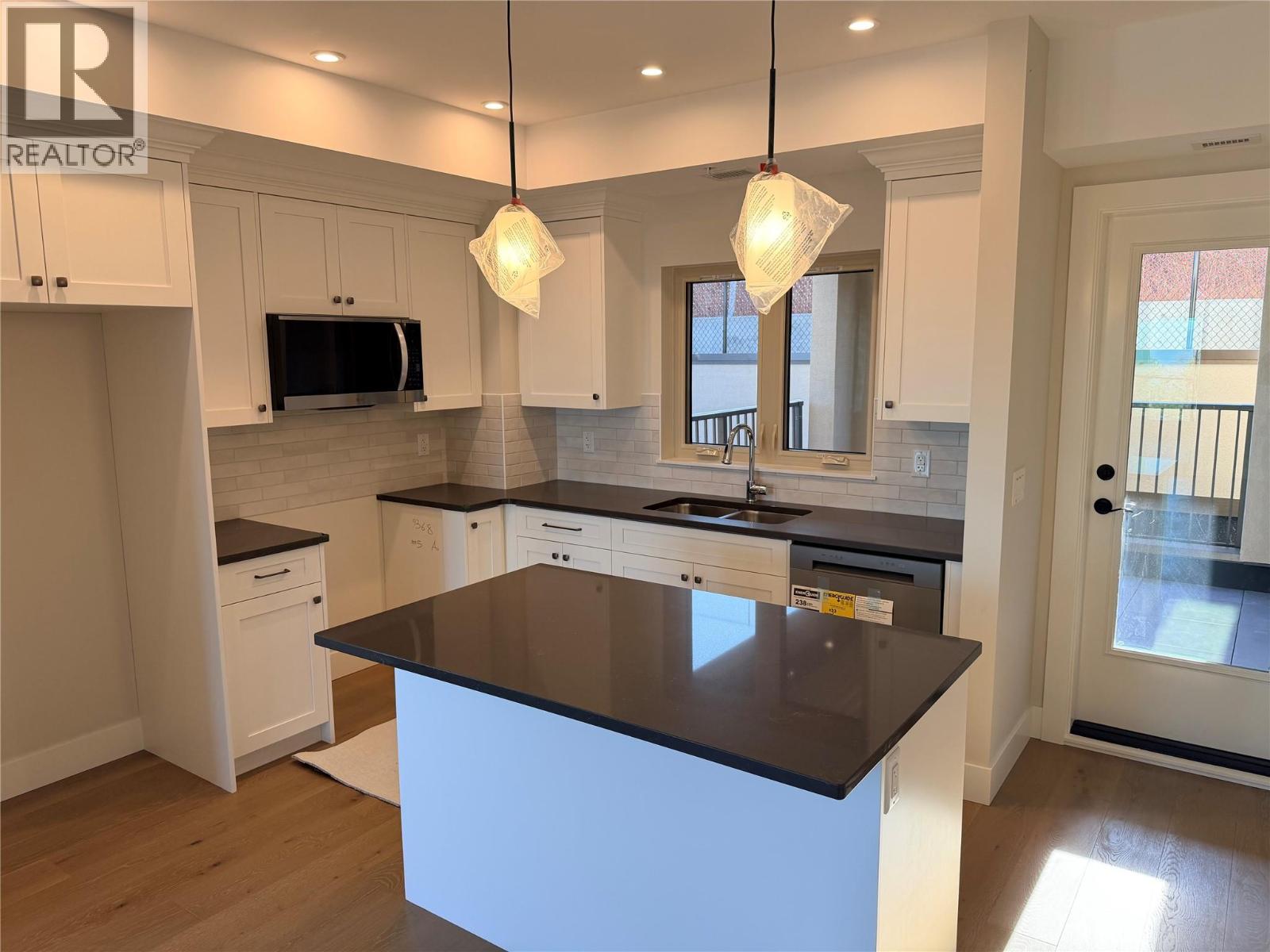 2171 Van Horne Drive Unit# 103