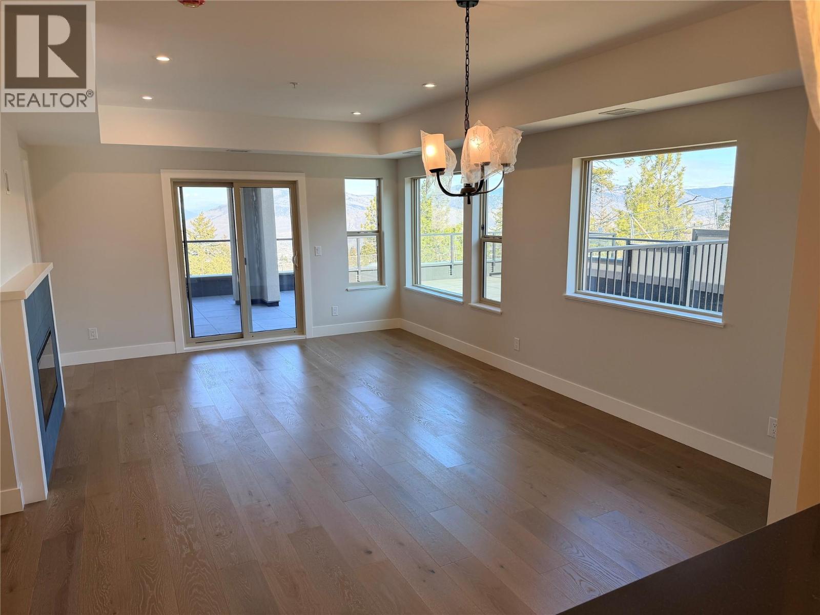 2171 Van Horne Drive Unit# 103