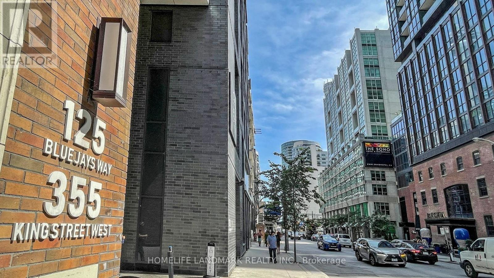 1902 - 125 BLUE JAYS WAY