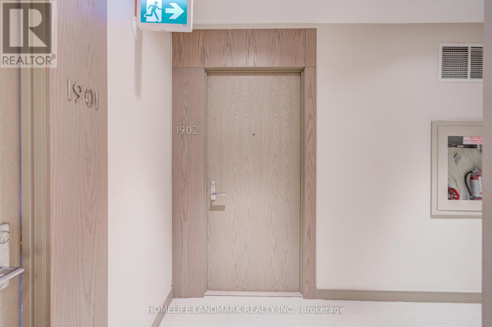 1902 - 125 BLUE JAYS WAY