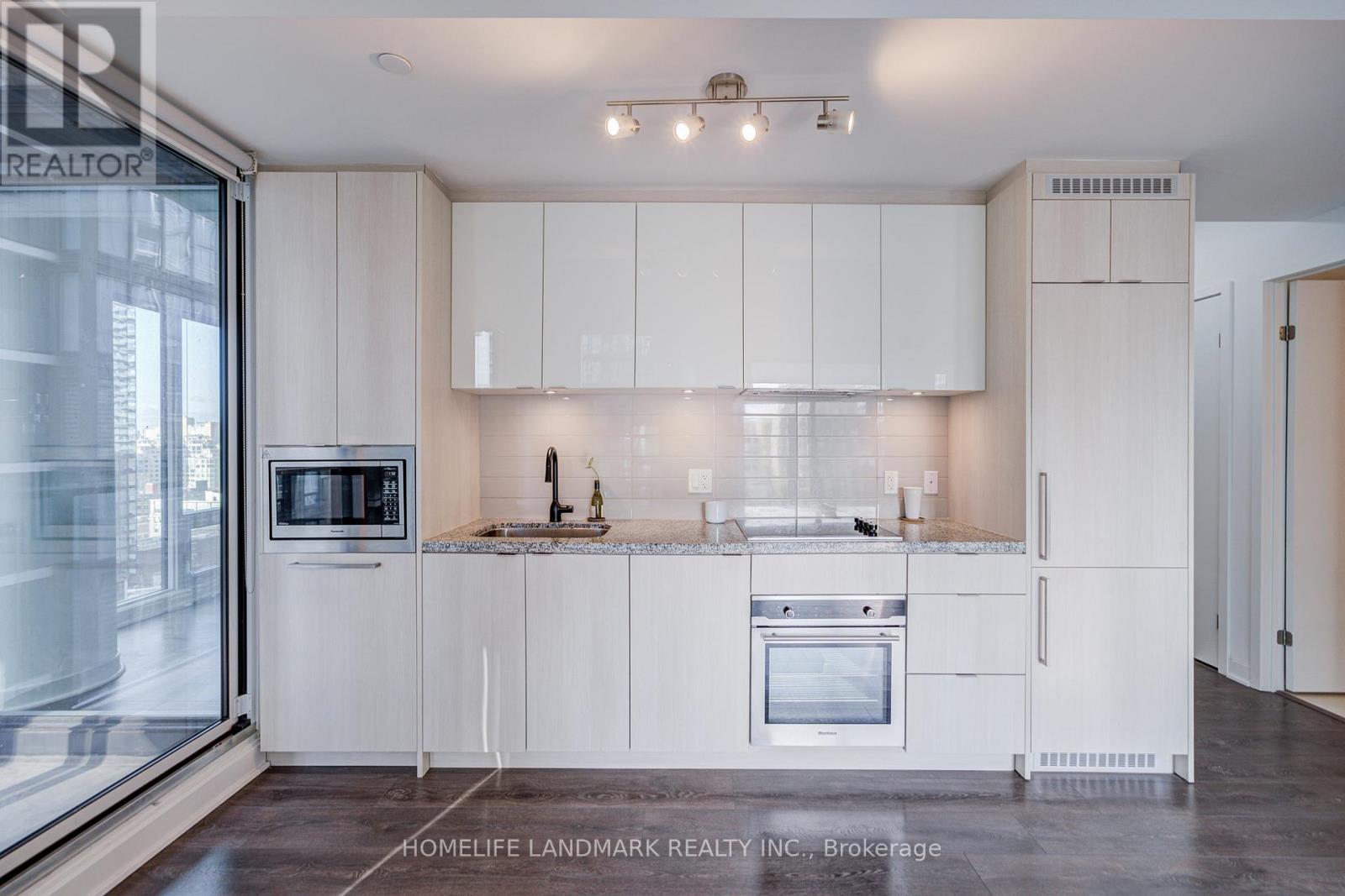 1902 - 125 BLUE JAYS WAY