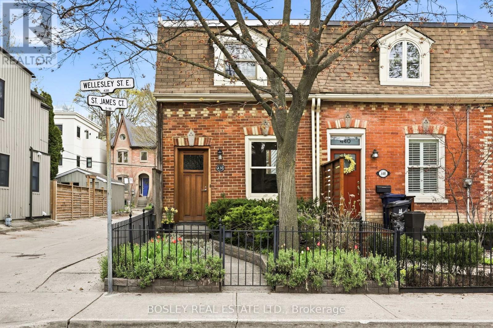 Photo 1 of 50 — 438 WELLESLEY STREET E, Toronto (Cabbagetown-South St. James Town), ON M4X1H7