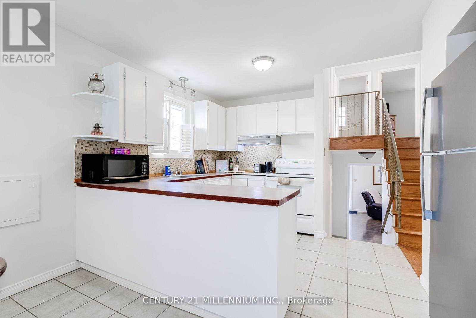 12 PARKEND AVENUE