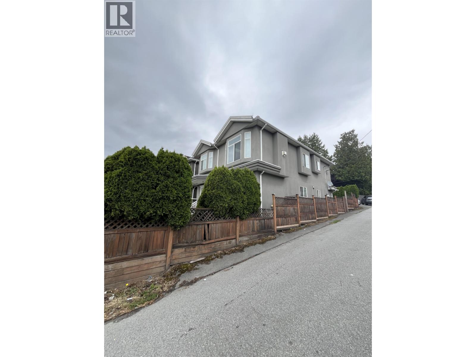 1689 SE MARINE DRIVE