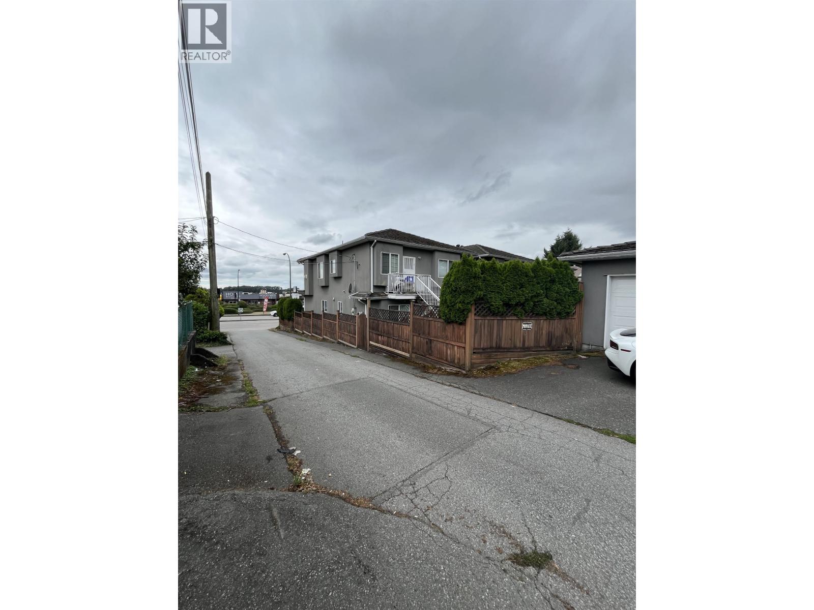 1689 SE MARINE DRIVE