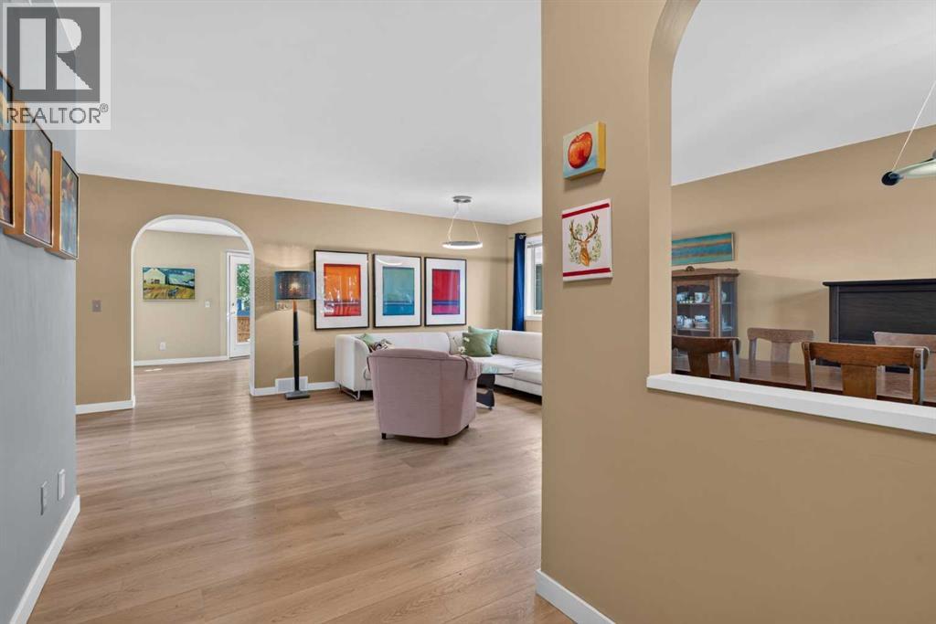 113 Riverview Court W