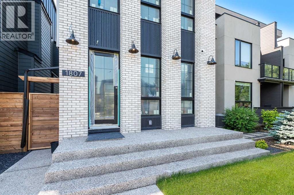 1807 Broadview Road NW