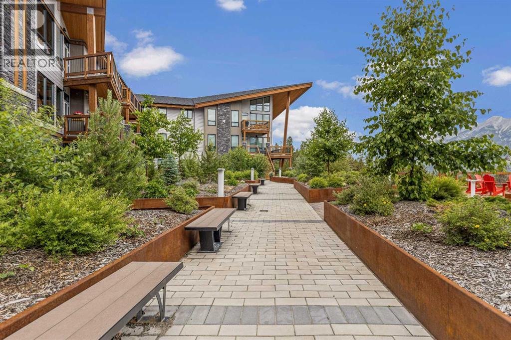110, 106 Stewart Creek Rise