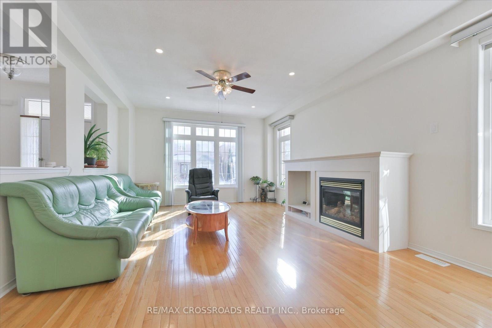 76 SHADY OAKS AVENUE