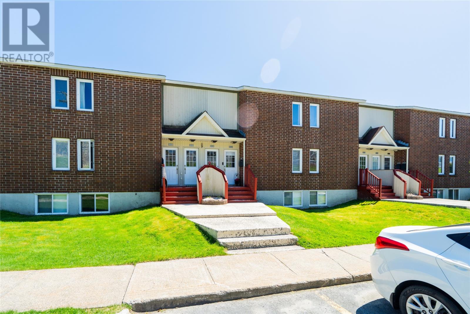 68 Pasadena Crescent Unit#210
