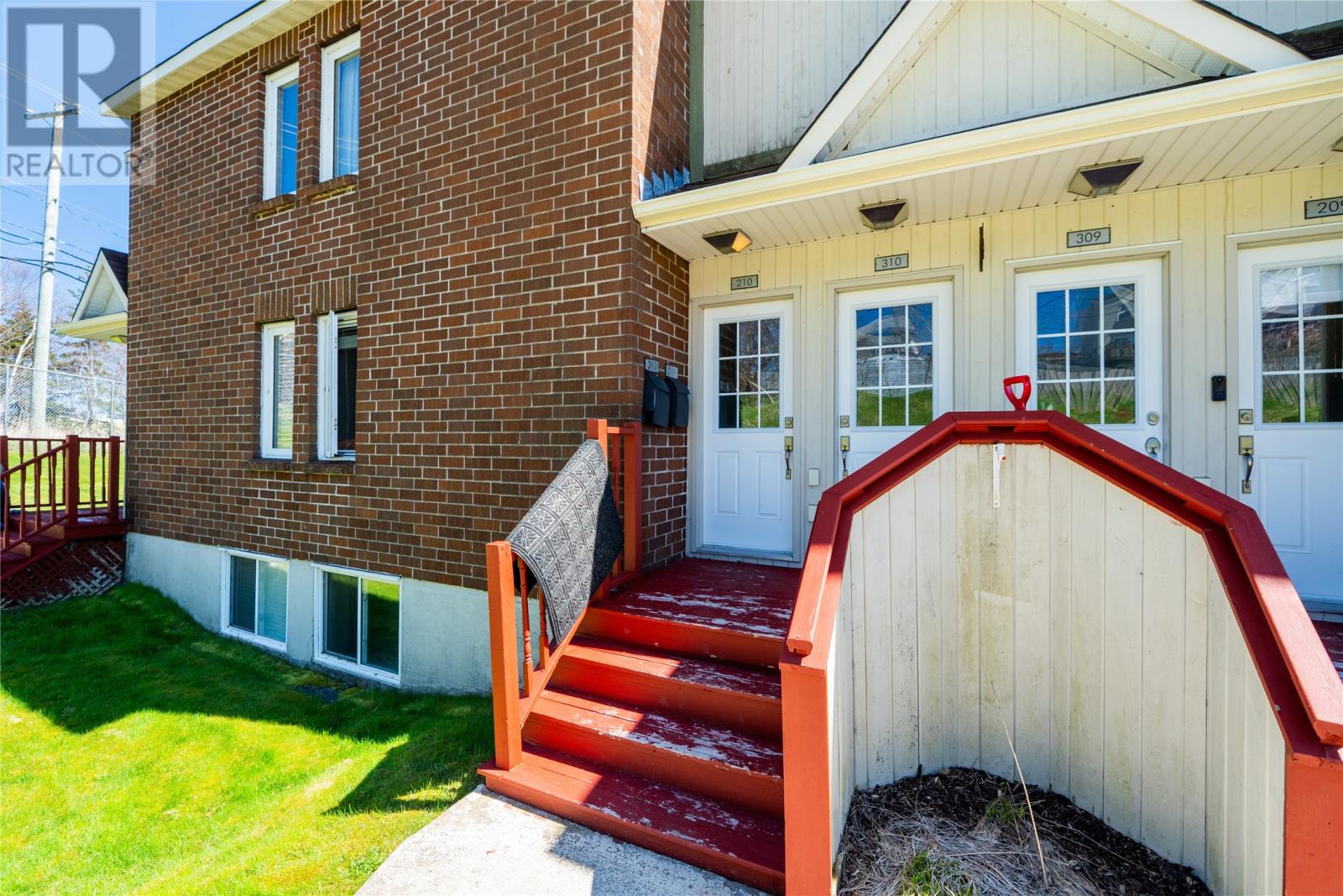 68 Pasadena Crescent Unit#210