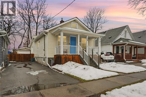 20 TRAPNELL Street St. Catharines ON L2R1A9