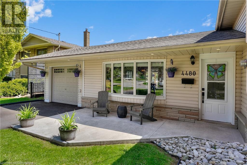 4480 QUEENSWAY Garden
