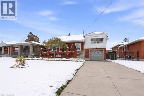 314 HAWKRIDGE Avenue Hamilton ON L9C3L2