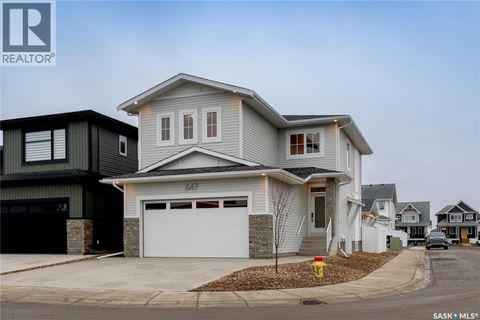 647 Pepper BEND Saskatoon SK S7V1T1