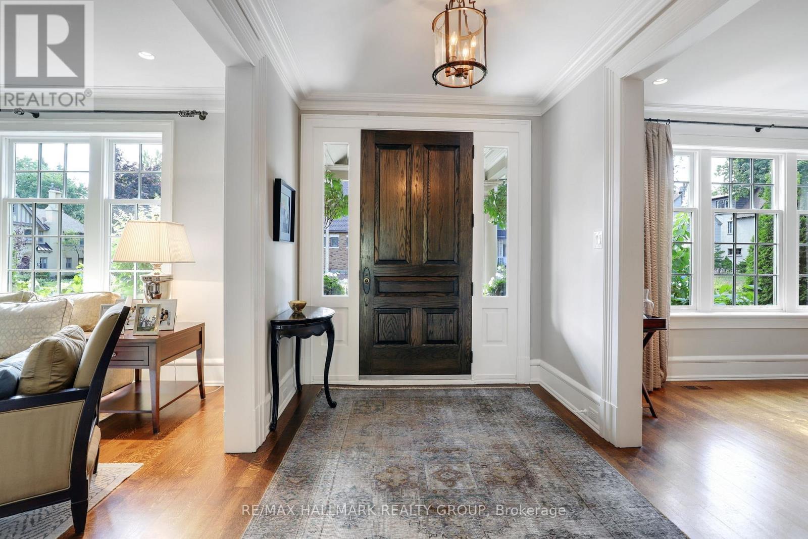 525 PICCADILLY AVENUE