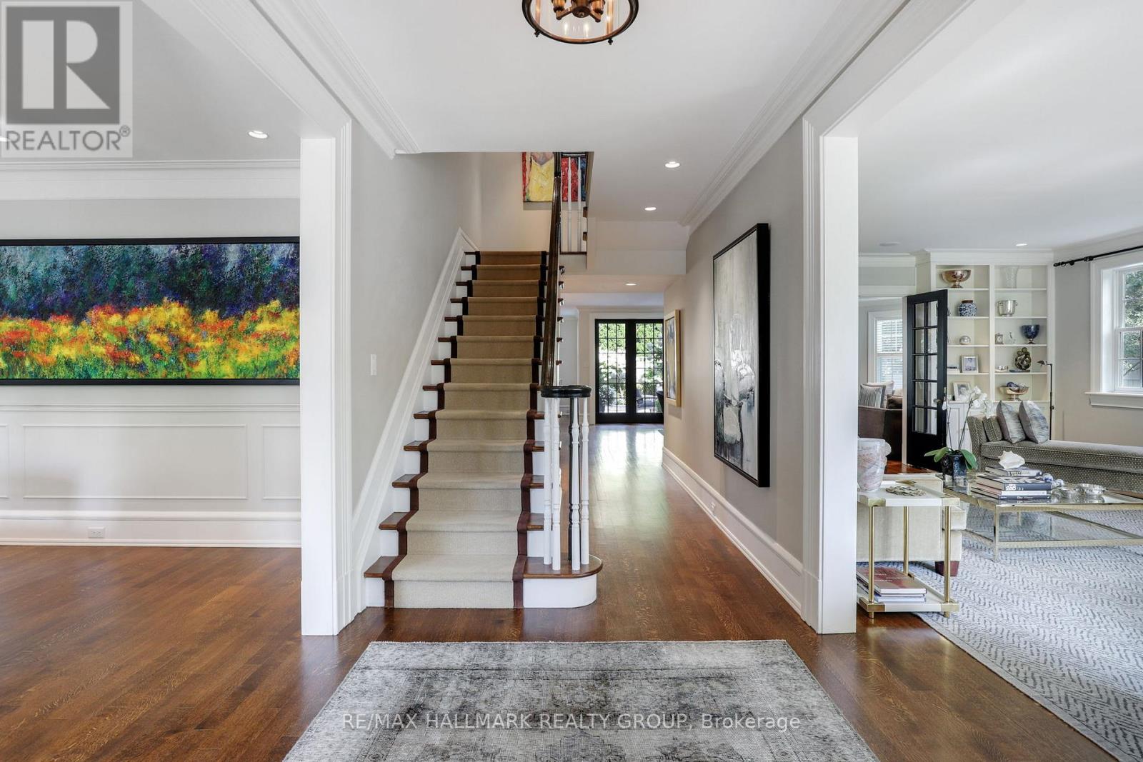 525 PICCADILLY AVENUE