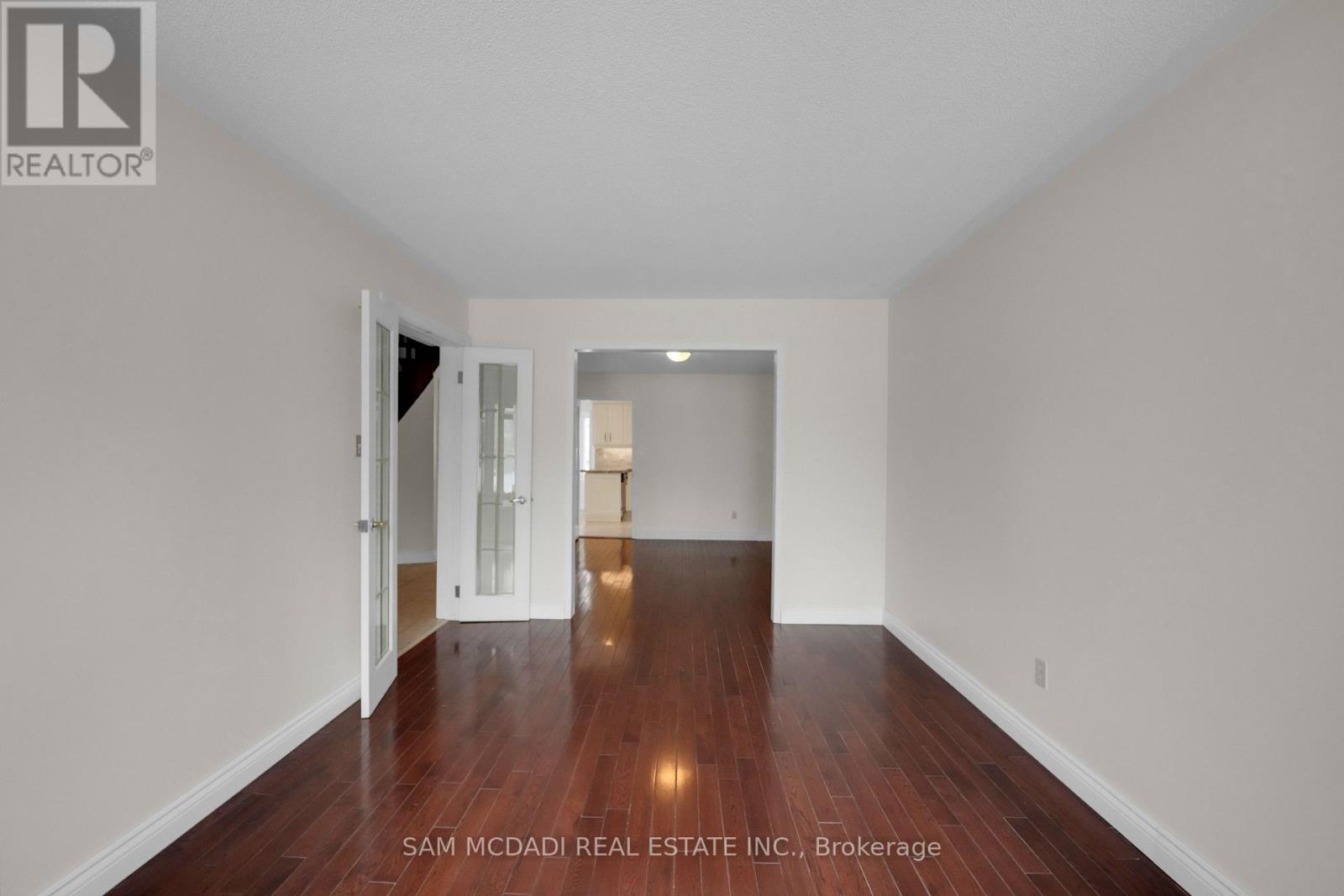 5275 THORNWOOD DRIVE