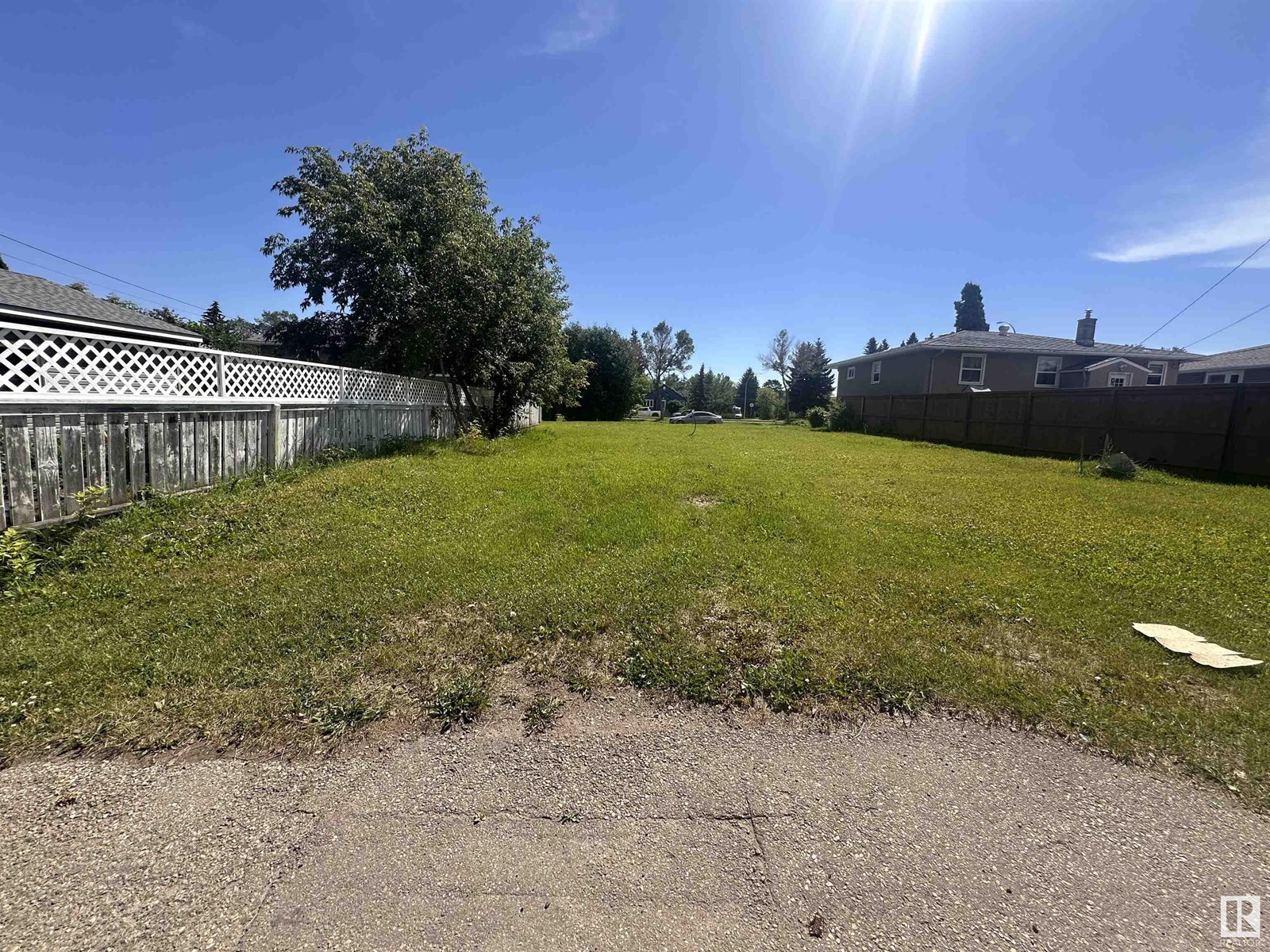 11618 & 11620 111 AV NW
