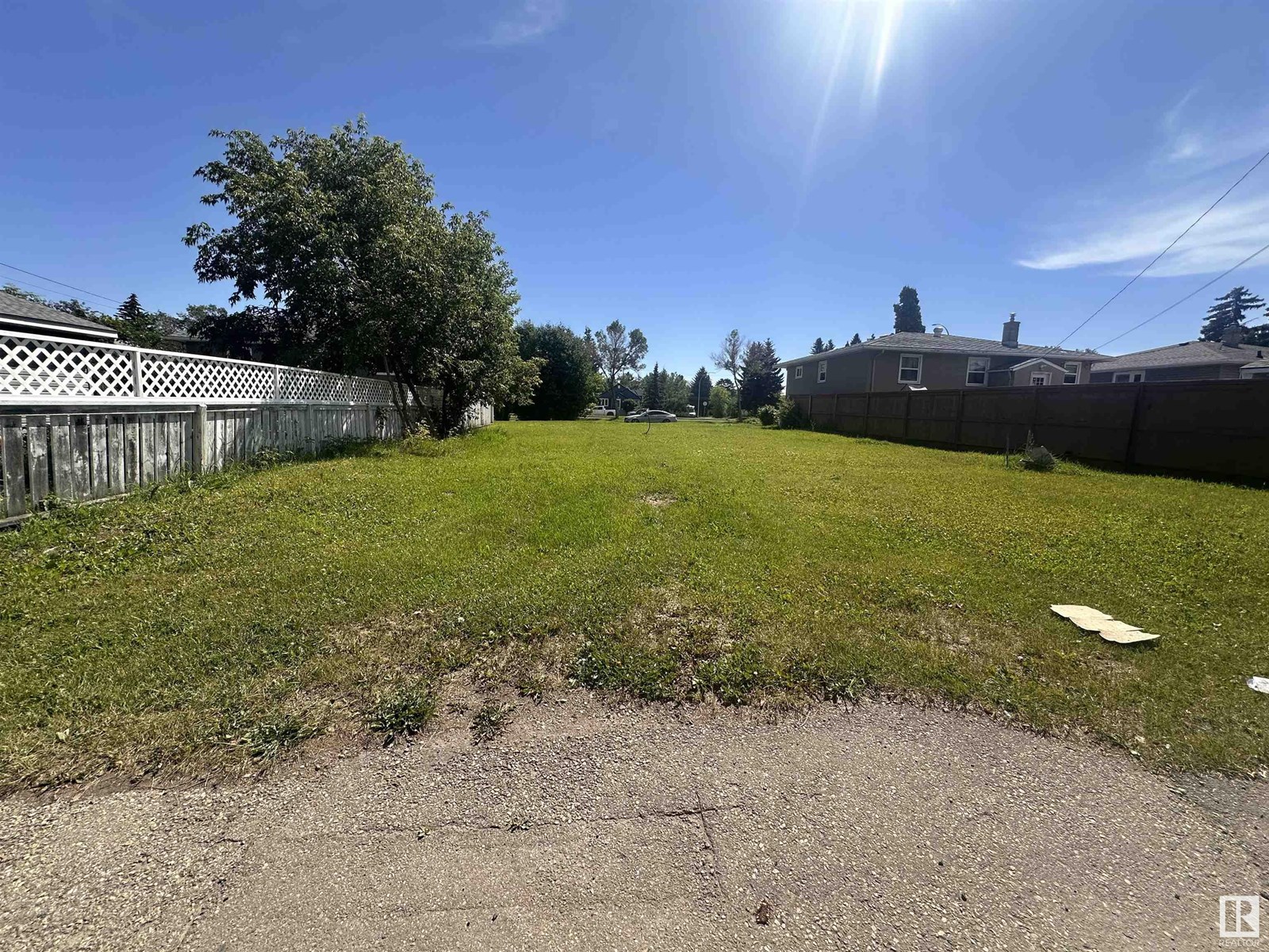 11618 & 11620 111 AV NW