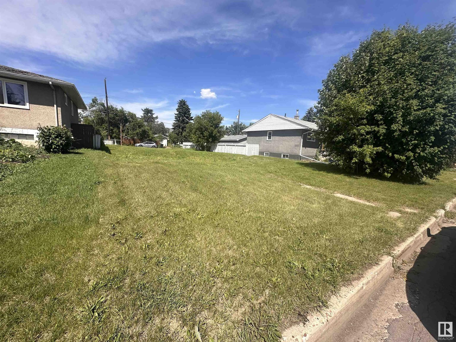 11618 & 11620 111 AV NW