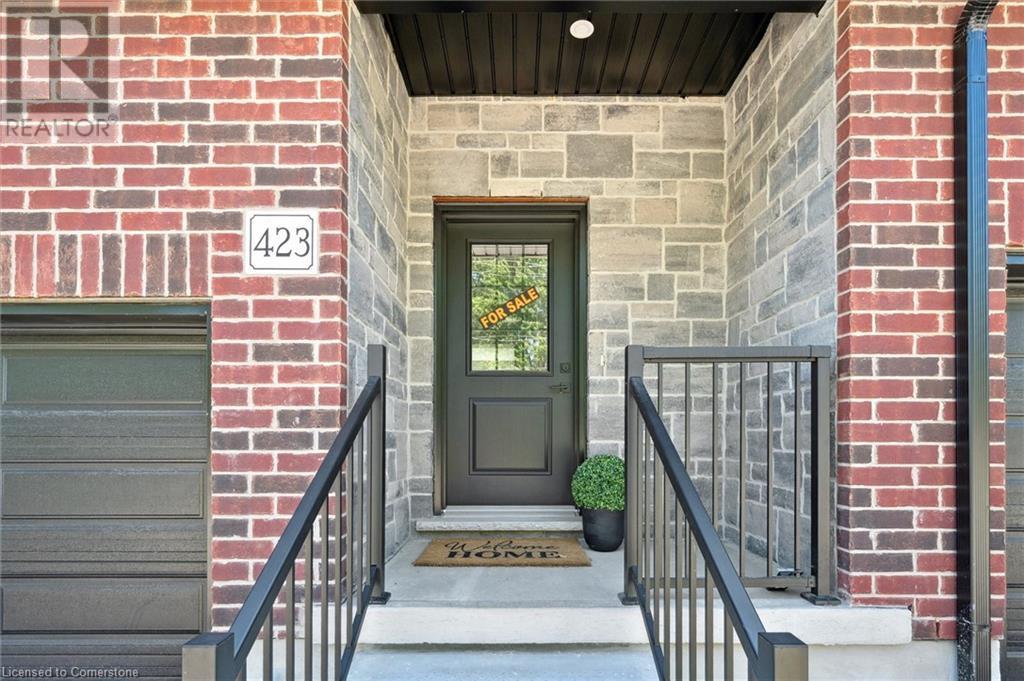 423 WOOLWICH Street