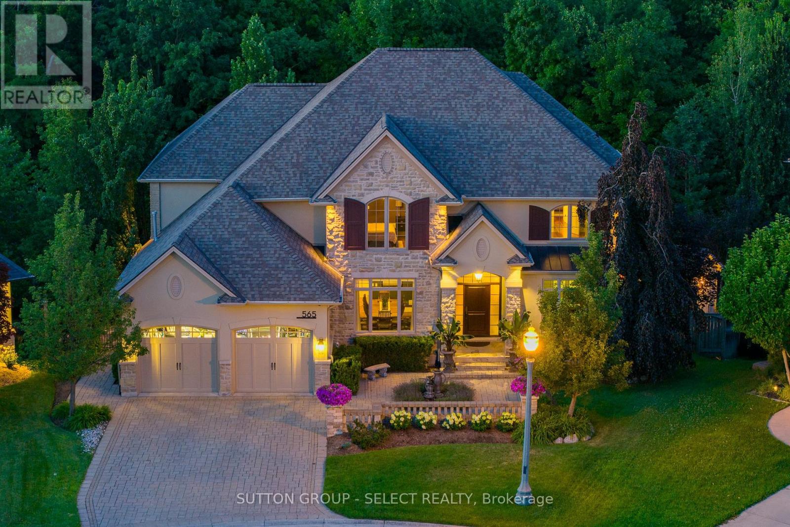 565 EAGLETRACE DRIVE