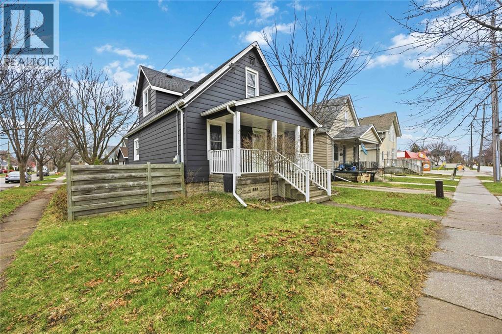 138 Russell STREET North