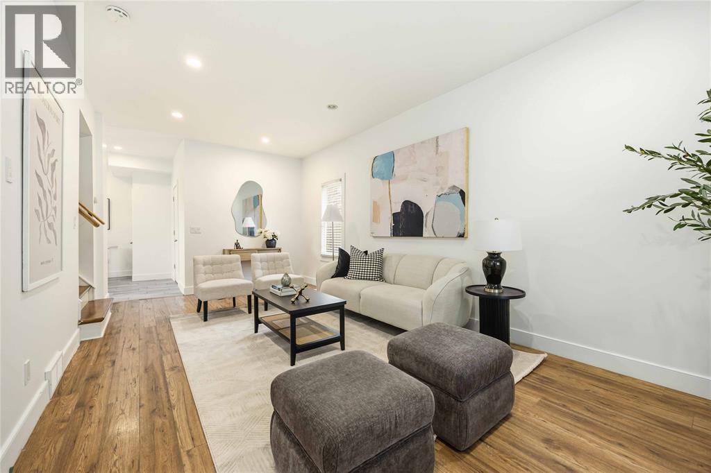 138 Russell STREET North