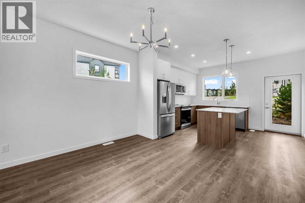 101, 25 Evanscrest Mews NW